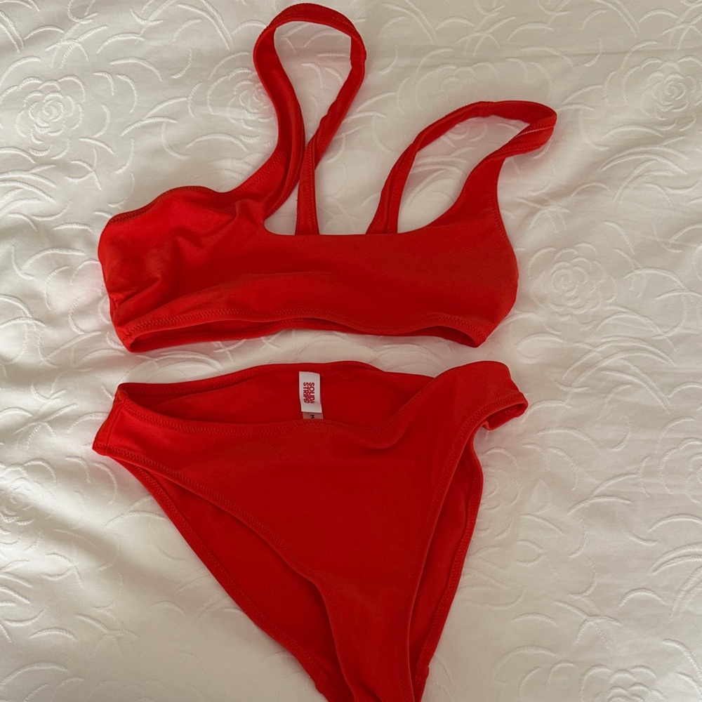 SOLID & STRIPED Red Scoop Bikini Top